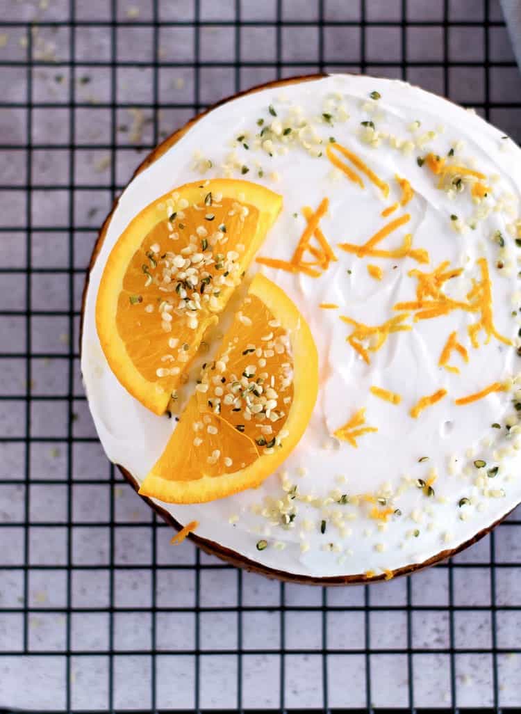 Bolo de Laranja e Cenoura com Creme de Côco