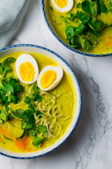 Sopa de caril com noodles de arroz