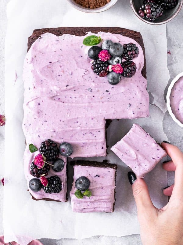 Bolo de chocolate e avelãs